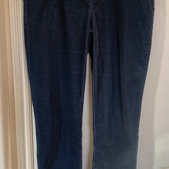 Chico's So Slimming Girlfriend Slim Leg Ankle Corduroy Pants - Picture 1 of 1